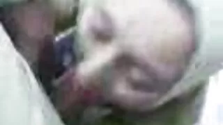 Jauna brunetė nemėgs ...