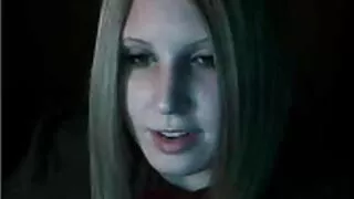 Mergina apgaudinėja  ...