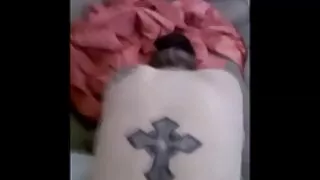 Vaikinai dulkina jau ...