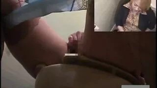 Rusė pakėlė pižamą,  ...