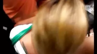 Liekna mergina su ak ...