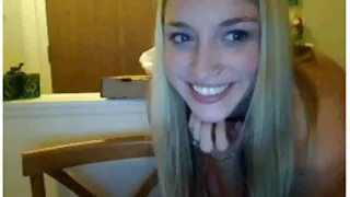 Blondinė įrėmino sav ...