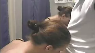 Brunetė su didelėmis ...