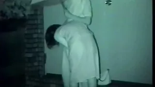 Mergina pažadino sav ...
