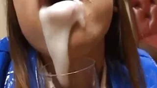 Jauna raudonplaukė m ...