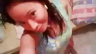 Jauna studentė trenk ...