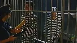 Berniukas atsisėdo u ...