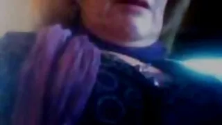 Mergina su dideliu a ...