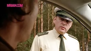 Raudonplaukė mergina ...