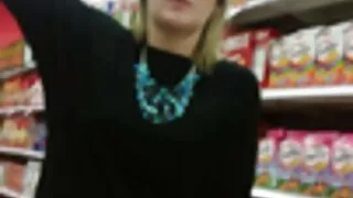 Liesa blondinė laižo ...
